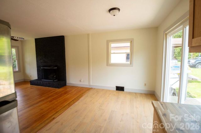 317 Brickyard Road, Asheville, NC 28806