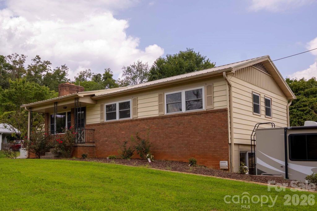 317 Brickyard Road, Asheville, NC 28806
