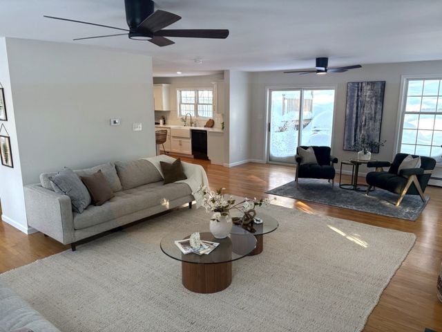 159 Pine St, Manchester, MA 01944