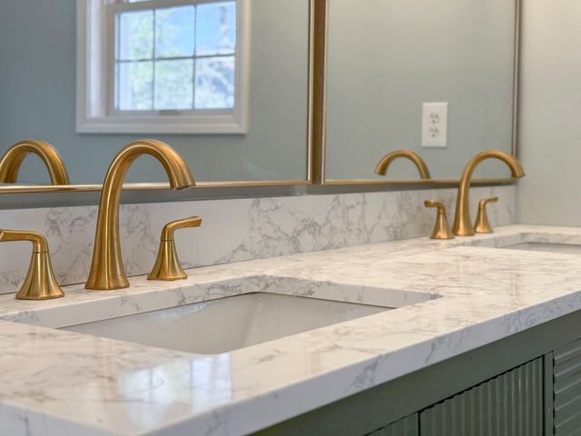 159 Pine St, Manchester, MA 01944