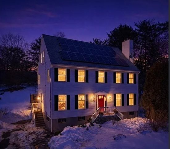159 Pine St, Manchester, MA 01944