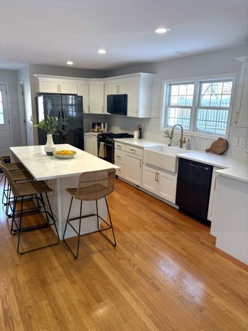 159 Pine St, Manchester, MA 01944