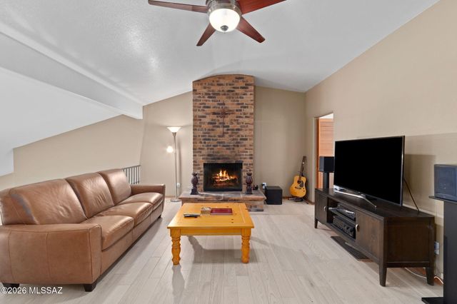 5814 E Río Verde Vista Drive, Tucson, AZ 85750