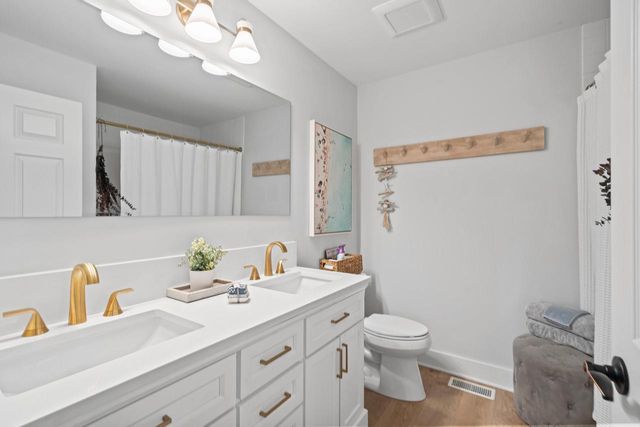 452 Park LANE, Williams Bay, WI 53191