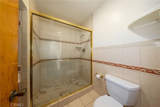 5563 N Fleetwell, Azusa, CA 91702