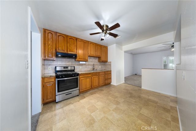 5563 N Fleetwell, Azusa, CA 91702