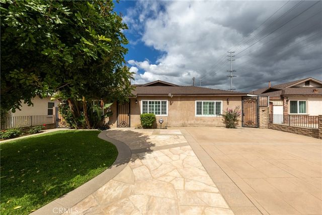 5563 N Fleetwell, Azusa, CA 91702