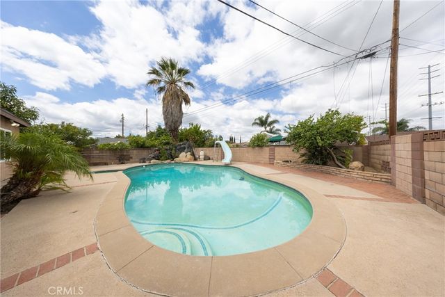 5563 N Fleetwell, Azusa, CA 91702