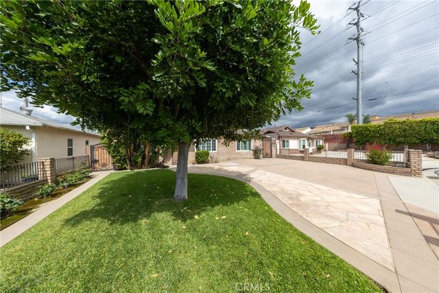 5563 N Fleetwell, Azusa, CA 91702