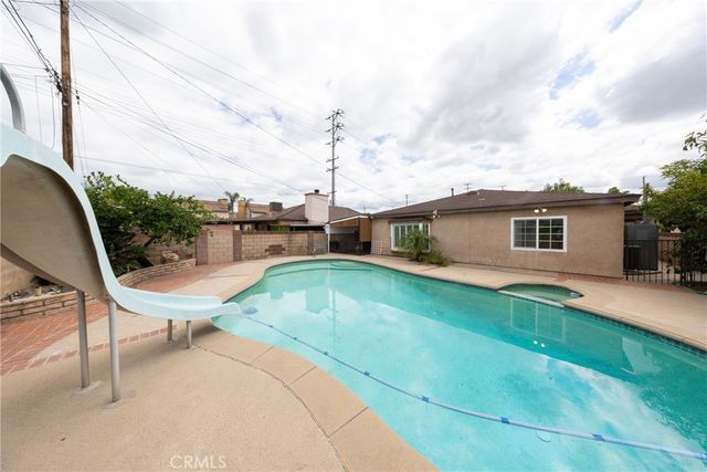 5563 N Fleetwell, Azusa, CA 91702