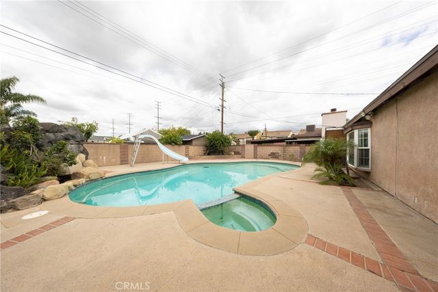 5563 N Fleetwell, Azusa, CA 91702