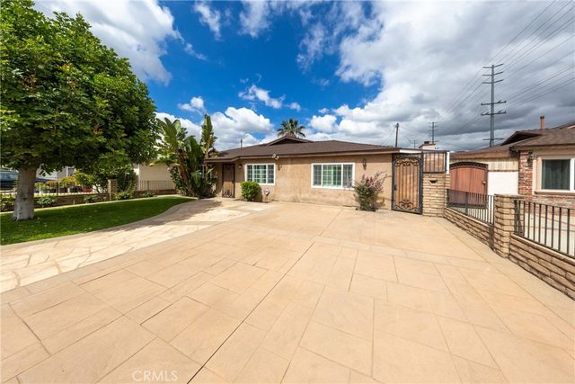 5563 N Fleetwell, Azusa, CA 91702