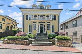 75 Pelham Street B, Newport, RI 02840