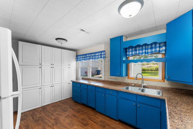 3906 Morton Drive, East Moline, IL 61244