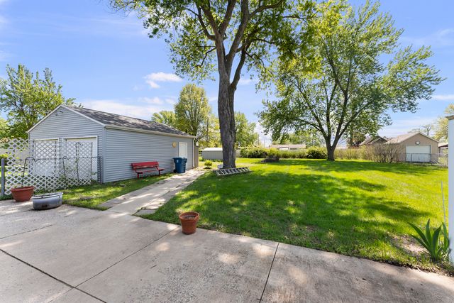 3906 Morton Drive, East Moline, IL 61244