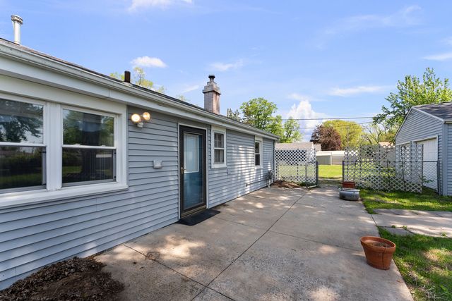 3906 Morton Drive, East Moline, IL 61244