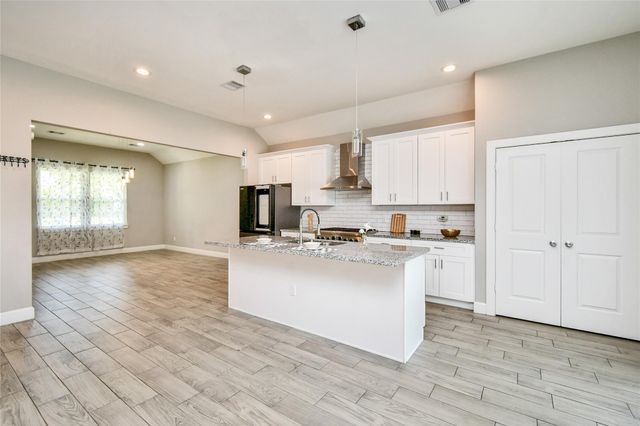 1507 5th Street, Hempstead, TX 77445