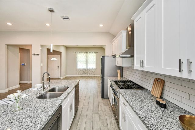 1507 5th Street, Hempstead, TX 77445