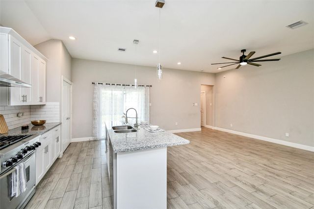 1507 5th Street, Hempstead, TX 77445