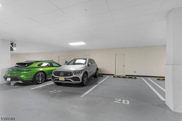 80 Claremont Rdunit206 206, Bernardsville Boro, NJ 07924