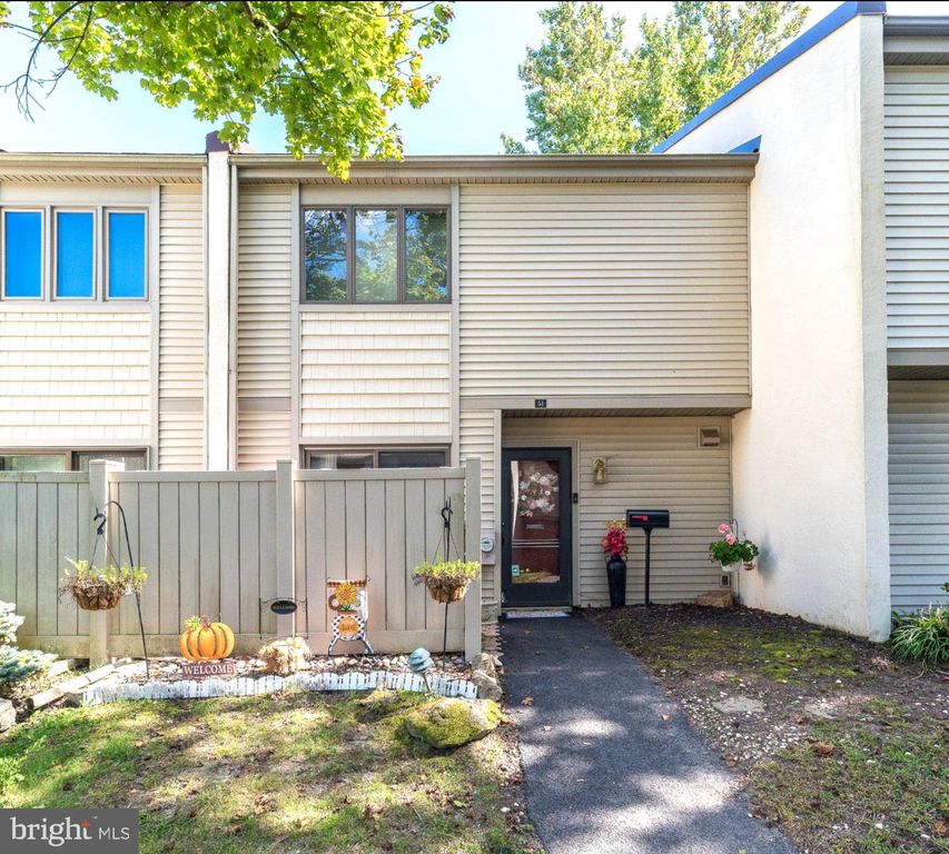 51 TWIN BROOKS DR #51, WILLOW GROVE, PA 19090 — exterior