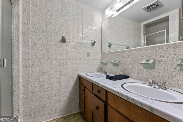 147 Stafford Avenue, Barnesville, GA 30204