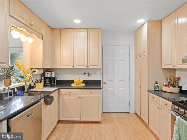 1912 PRELUDE DR, Vienna, VA 22182