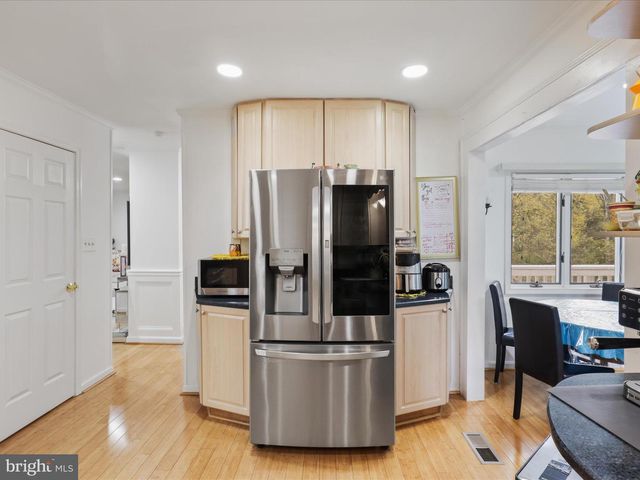 1912 PRELUDE DR, Vienna, VA 22182