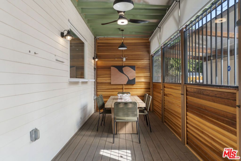 Image 21 of property listing at 1810 Westmoreland Boulevard, Los Angeles, CA 90006