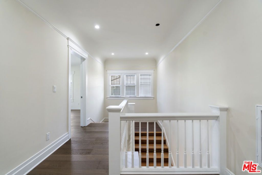 Image 24 of property listing at 1810 Westmoreland Boulevard, Los Angeles, CA 90006