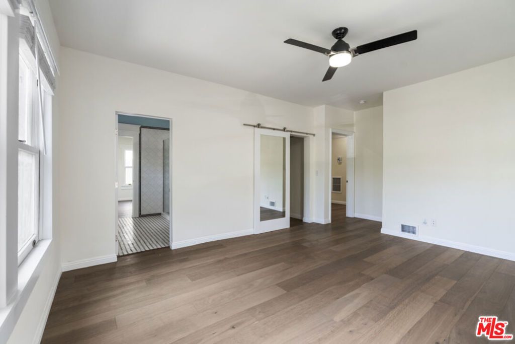 Image 27 of property listing at 1810 Westmoreland Boulevard, Los Angeles, CA 90006
