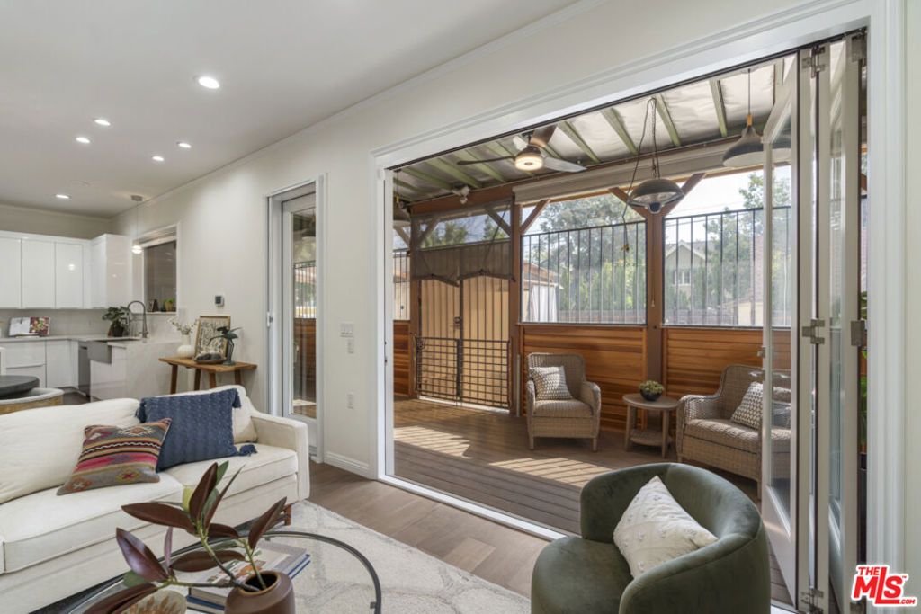 Image 3 of property listing at 1810 Westmoreland Boulevard, Los Angeles, CA 90006