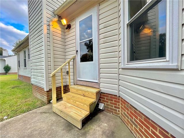 3732 Lilac DR, Portsmouth, VA 23703