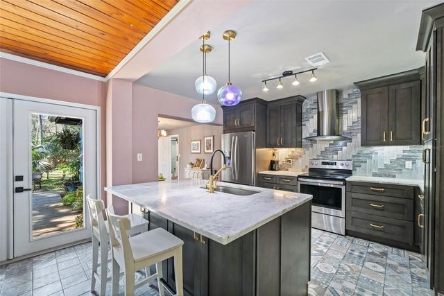 430 S VIRGINIA AVENUE, Sanford, FL 32771