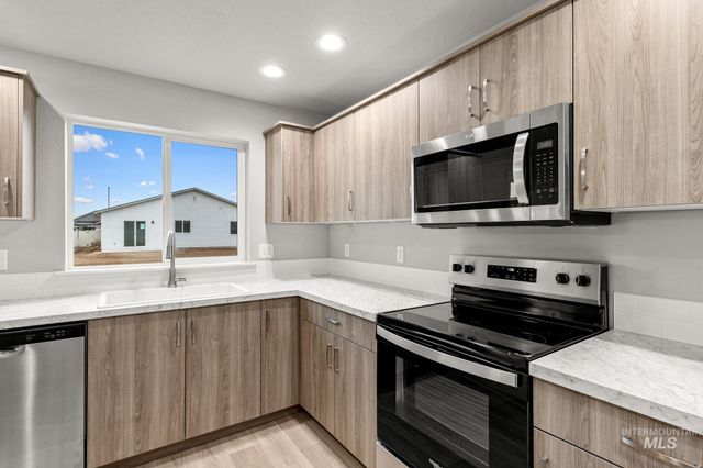 2874 W Taiban Creek Dr, Kuna, ID 83634