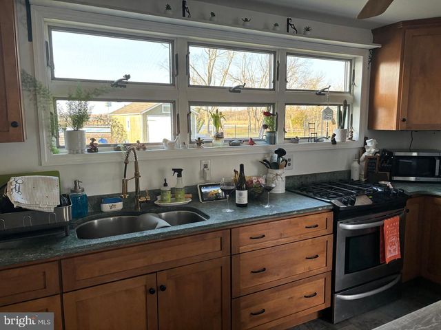 303 BAPTIST RD, Newport, NJ 08345