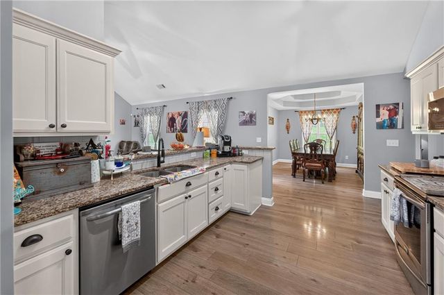 212 Burnt Hickory Lane SE, Calhoun, GA 30701