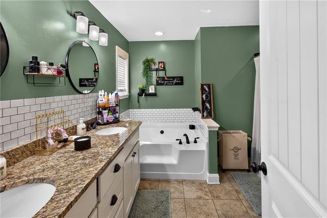 212 Burnt Hickory Lane SE, Calhoun, GA 30701