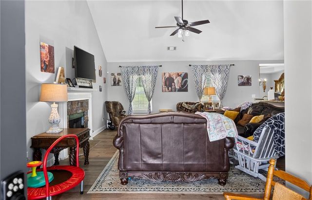 212 Burnt Hickory Lane SE, Calhoun, GA 30701