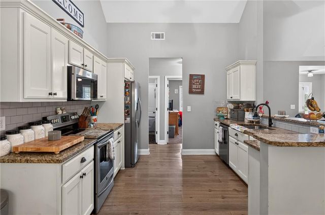 212 Burnt Hickory Lane SE, Calhoun, GA 30701