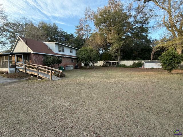 154 HWY 247 Spur, Kathleen, GA 31047