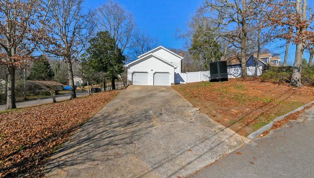 1843 Hidden Harbor Road, Hixson, TN 37343