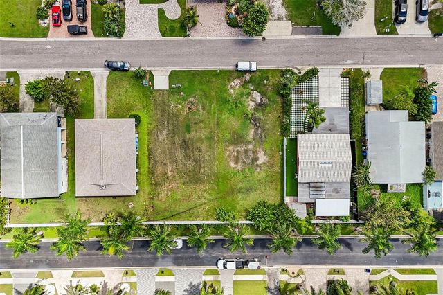 17610 1ST STREET E, Redington Shores, FL 33708