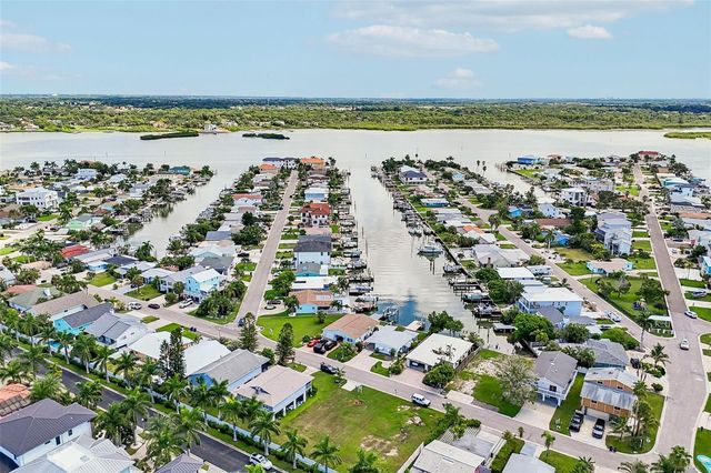 17610 1ST STREET E, Redington Shores, FL 33708