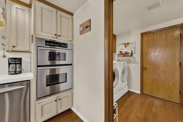 10353 Oak Ranch Lane, Escondido, CA 92026