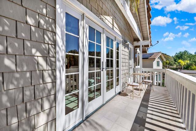 10353 Oak Ranch Lane, Escondido, CA 92026