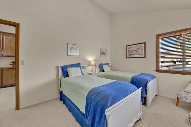 10353 Oak Ranch Lane, Escondido, CA 92026