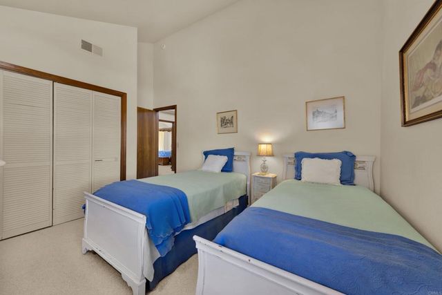 10353 Oak Ranch Lane, Escondido, CA 92026