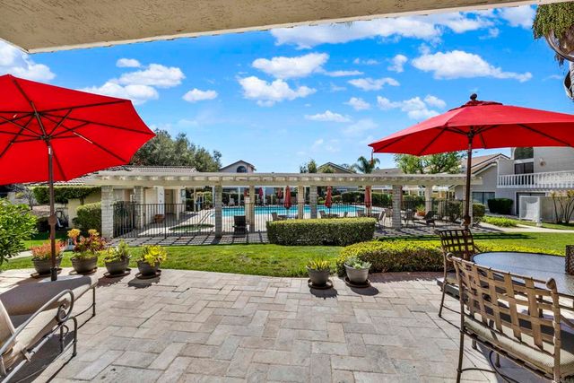 10353 Oak Ranch Lane, Escondido, CA 92026
