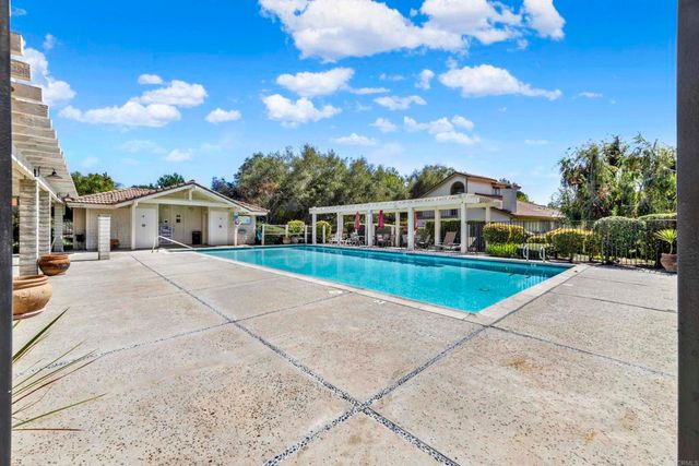 10353 Oak Ranch Lane, Escondido, CA 92026